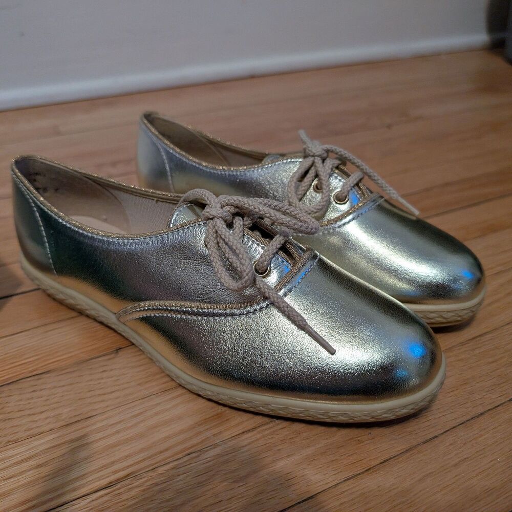 90s Vintage Outdoorables Gold Leather Tennis Shoes Sneakers Size 6
